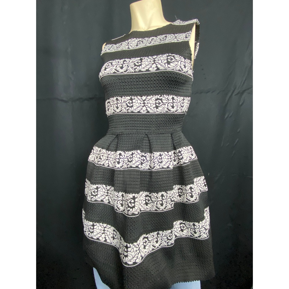 Black White Striped‎ Textured Fit Flare Dress Size S Sleeveless Zipper Back